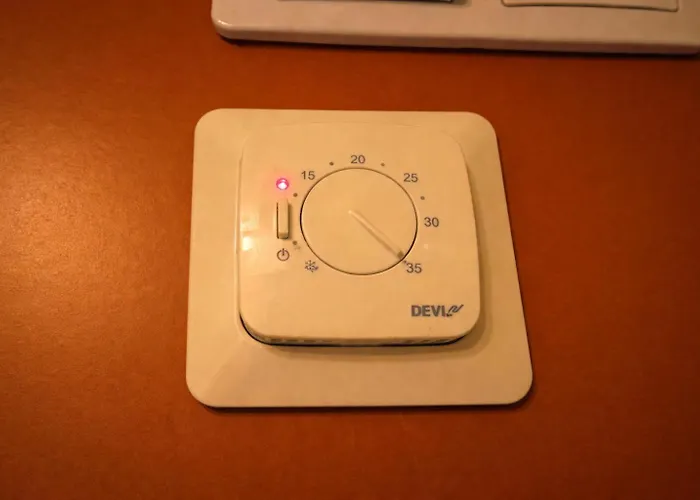 Dzīvoklis Cozy Fireplace Two Bedrooms Workspace Riga