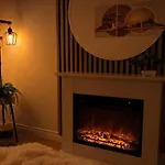 Cozy Fireplace Two Bedrooms Workspace Lejlighed *